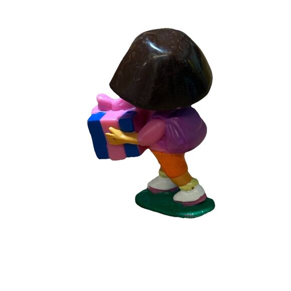 Dora the Explorer 2.5” PVC Cake Topper Figure Action Figur Holding Present Gift - Picture 2 of 4